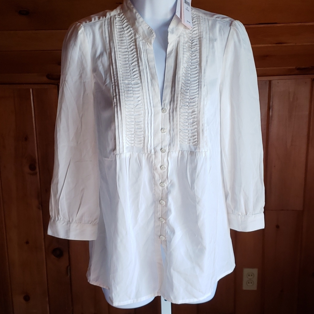 🆕️ Banana Republic blouse